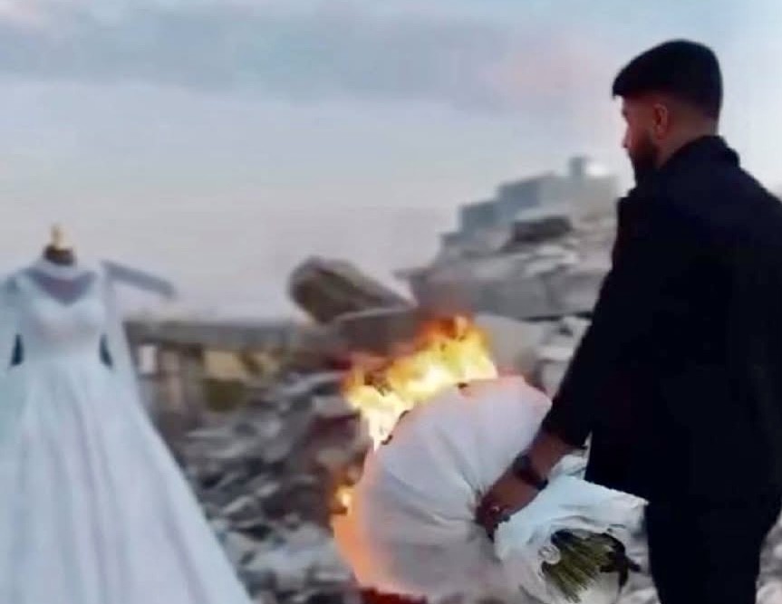 شاب يحرق فستان خطيبته