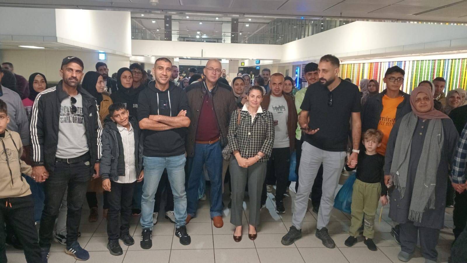 لغز الـ 153 فلسطينيا: من أخرجهم من غزة وإلى أين؟ 